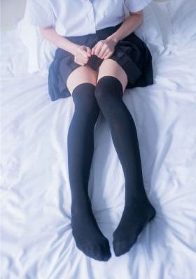 撞击人妻肥美雪白的肉臀-无水印韩国电影在线